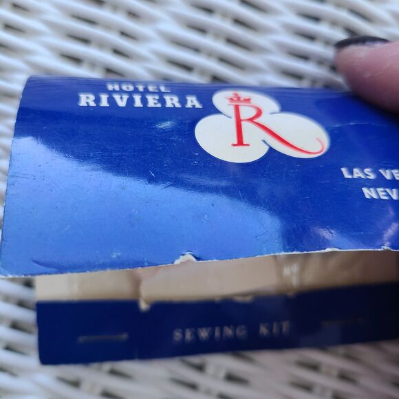 Vintage Travel Sewing Kits Hotel Riviera Las Vegas NV Holiday Inn Lafayette IN - Picture 6 of 10